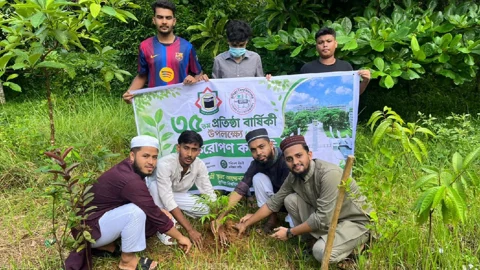 প্রতিষ্ঠাবার্ষিকীতে কুবিতে ইসলামী ছাত্র আন্দোলনের বৃক্ষরোপণ