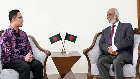 বাংলাদেশ থেকে ছয় মাসে ২ লাখ শ্রমিক নেবে মালয়েশিয়া
