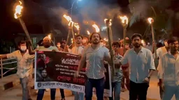 ফরিদপুরে নিষিদ্ধঘোষিত ছাত্রলীগের মশাল মিছিল