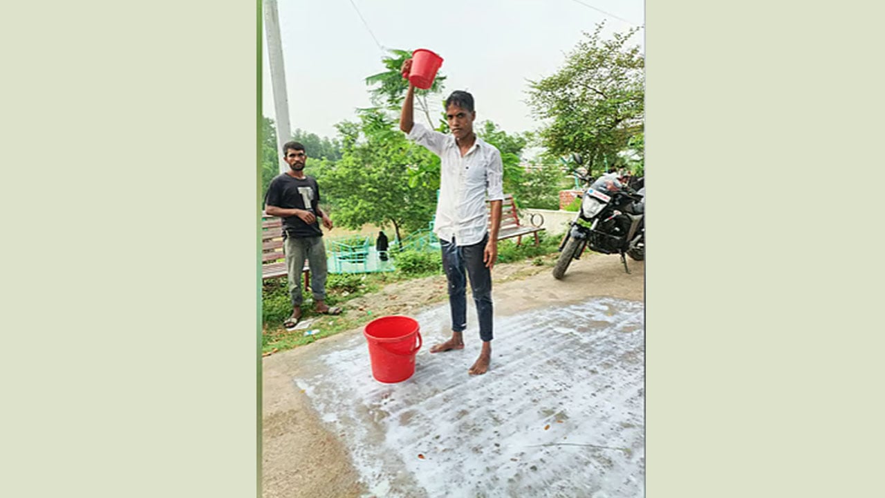 দুধ দিয়ে গোসল করে প্রেম না করার প্রতিজ্ঞা
