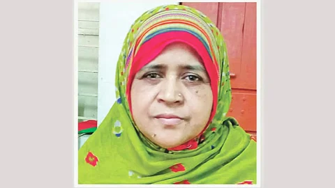 ছিনতাইকারীর টানে রিকশা থেকে পড়ে শিক্ষিকার মৃত্যু: গ্রেপ্তার ২