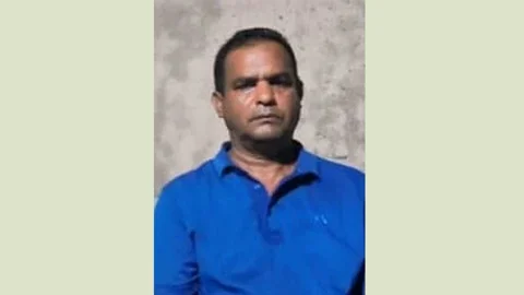 ‘ওই সাংবাদিক তোর বাড়ি কই’ বলে মারধর শ্রমিক দল নেতার