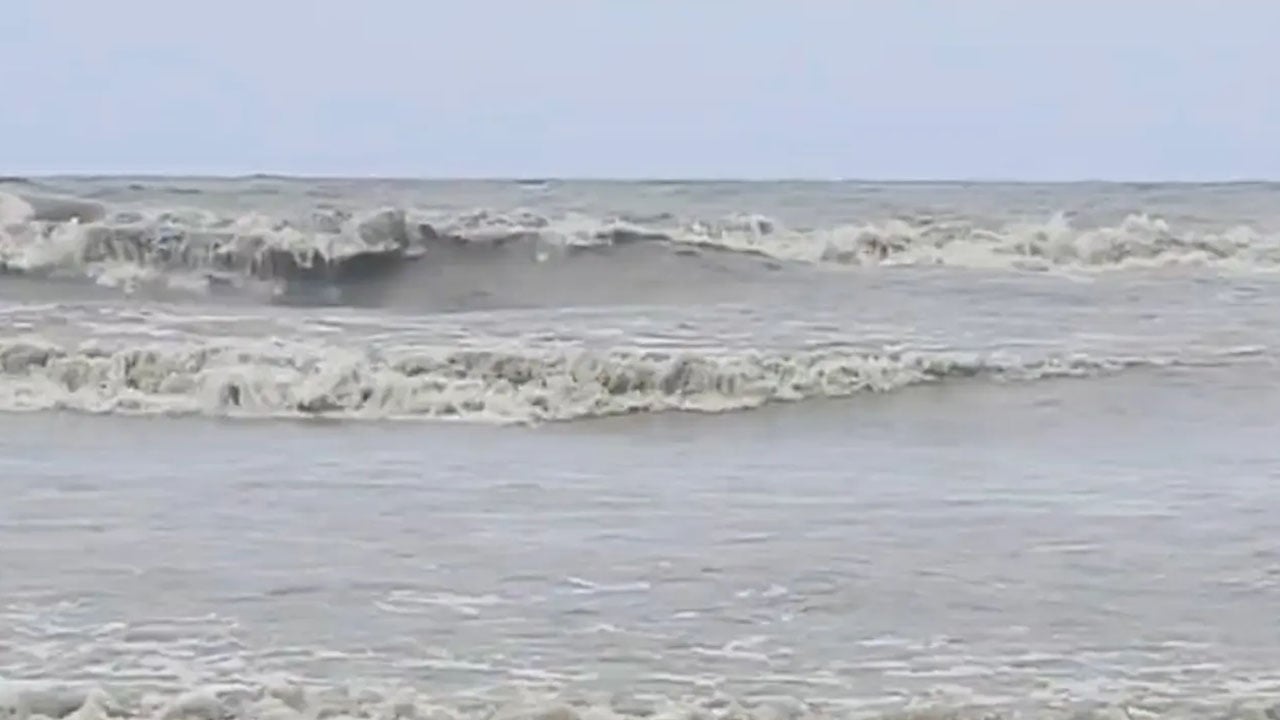 কক্সবাজারে ট্রলার ডুবে ২ জেলের মৃত্যু
