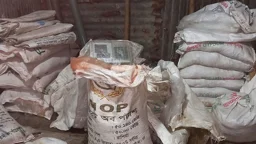 ইটভাটায় অবৈধ সার মজুদ, ৪ লাখ টাকা জরিমানা